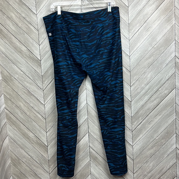 Fabletics Salar Printed Power Hold Leggings in Blue Zebra Print Xxl - Picture 3 of 4